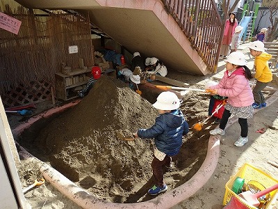 園庭遊び 山作り