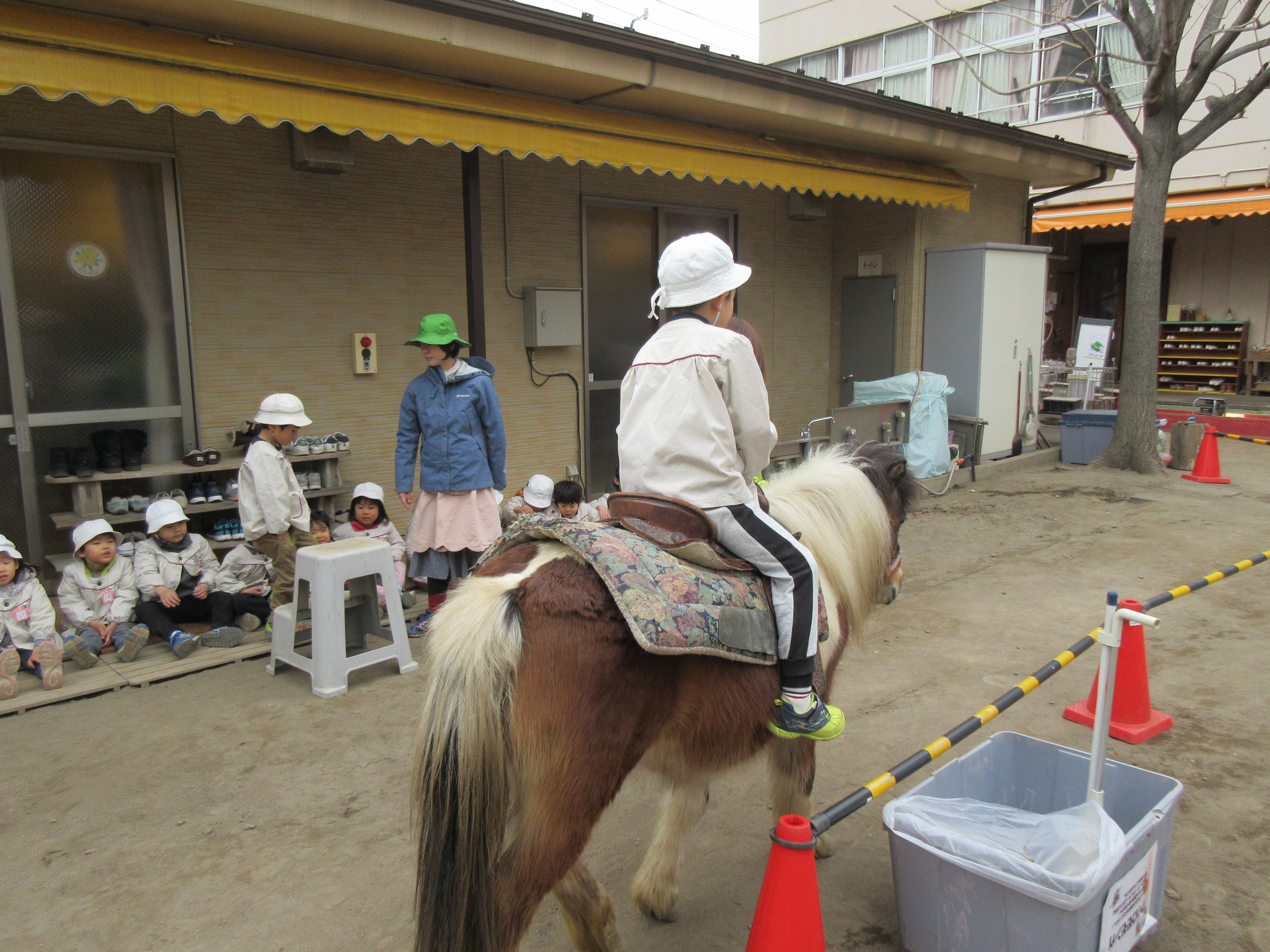 ふれあい動物園